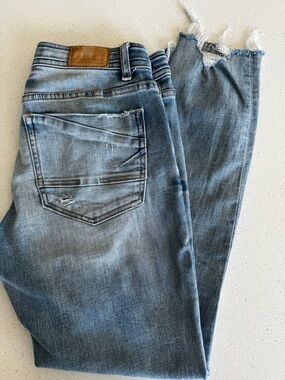 BKE  Stella Jeans with Frayed Hem